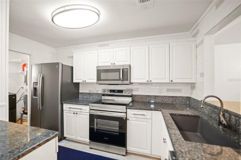 Copropriété à vendre à Palm Harbor, Floride: 2 chambres, 117.99 m2 № 1852792 - photo 4