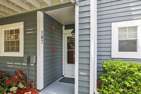 Copropriété à vendre à Palm Harbor, Floride: 2 chambres, 117.99 m2 № 1852792 - photo 1