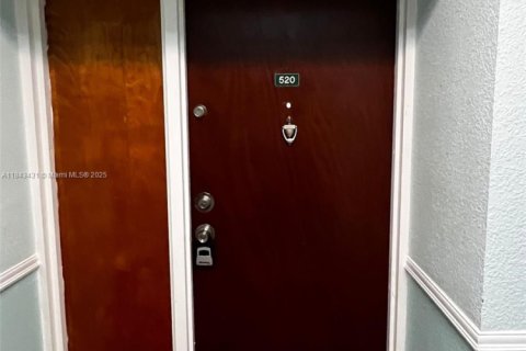 Copropriété à vendre à Miami, Floride: 2 chambres, 78.97 m2 № 1836816 - photo 14