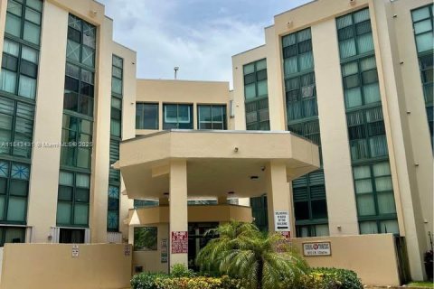Copropriété à vendre à Miami, Floride: 2 chambres, 78.97 m2 № 1836816 - photo 1