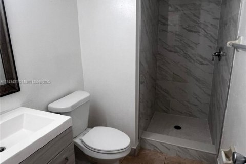 Copropriété à vendre à Miami, Floride: 2 chambres, 78.97 m2 № 1836816 - photo 12