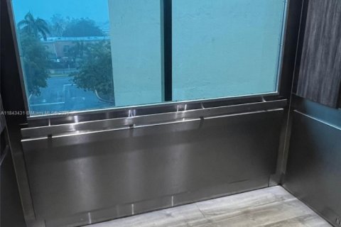 Copropriété à vendre à Miami, Floride: 2 chambres, 78.97 m2 № 1836816 - photo 16