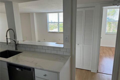 Villa ou maison à vendre à Fort Lauderdale, Floride: 1 chambre, 66.89 m2 № 1987604 - photo 13