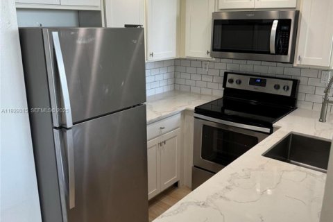 Villa ou maison à vendre à Fort Lauderdale, Floride: 1 chambre, 66.89 m2 № 1987604 - photo 12