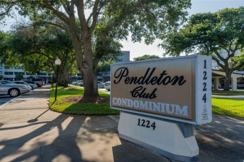 Condo in Daytona Beach, Florida, 2 bedrooms № 2110432 - photo 3