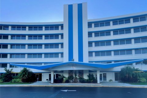 Condominio en Daytona Beach, Florida, 2 dormitorios  № 2110432
