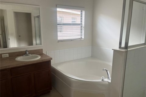 Villa ou maison à vendre à Kissimmee, Floride: 4 chambres, 235.79 m2 № 2095424 - photo 17