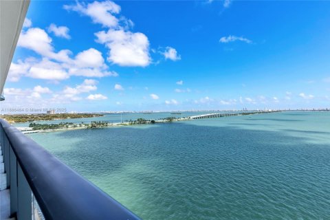 Купить кондоминиум в Майами, Флорида 3 спальни, 141.77м2, № 1983366 - фото 14