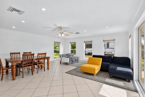 Villa ou maison à vendre à Lake Worth, Floride: 3 chambres, 181.07 m2 № 2439393 - photo 29