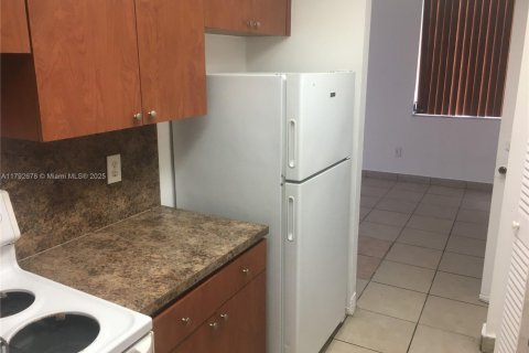 Copropriété à louer à North Miami, Floride: 2 chambres, 95.22 m2 № 1940247 - photo 25