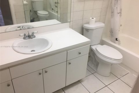 Copropriété à louer à North Miami, Floride: 2 chambres, 95.22 m2 № 1940247 - photo 16
