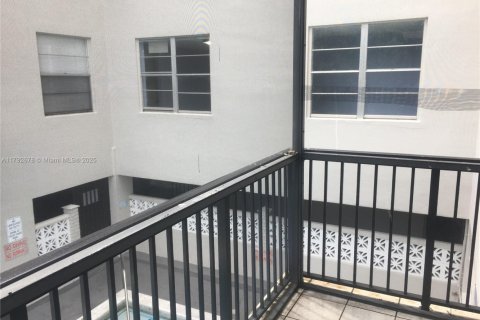 Copropriété à louer à North Miami, Floride: 2 chambres, 95.22 m2 № 1940247 - photo 23