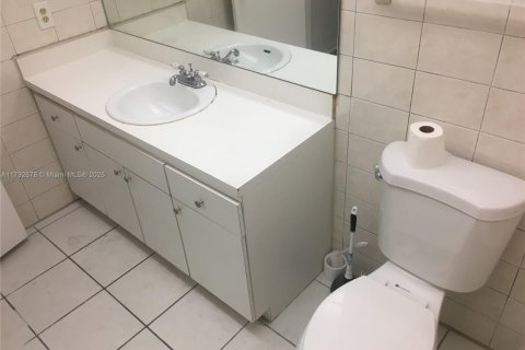 Copropriété à louer à North Miami, Floride: 2 chambres, 95.22 m2 № 1940247 - photo 18