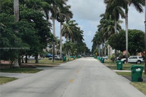 Купить таунхаус в Майами-Гарденс, Флорида 3 спальни, 142.14м2, № 1948965 - фото 21