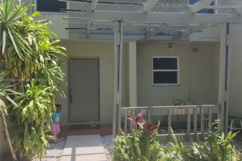 Купить таунхаус в Майами-Гарденс, Флорида 3 спальни, 142.14м2, № 1948965 - фото 22