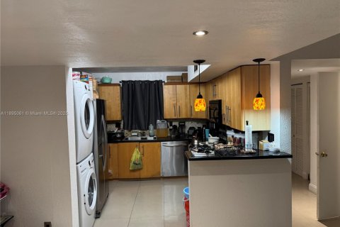 Купить таунхаус в Майами-Гарденс, Флорида 3 спальни, 142.14м2, № 1948965 - фото 2