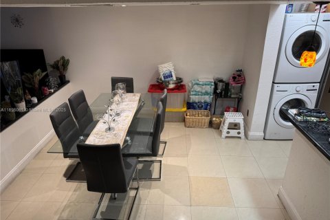 Купить таунхаус в Майами-Гарденс, Флорида 3 спальни, 142.14м2, № 1948965 - фото 3