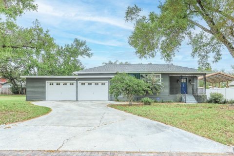 House in Lakeland, Florida 3 bedrooms, 97.83 sq.m. № 2104851