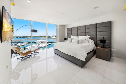 Condominio en venta en Miami Beach, Florida, 4 dormitorios, 295.89 m2 № 1759090 - foto 24