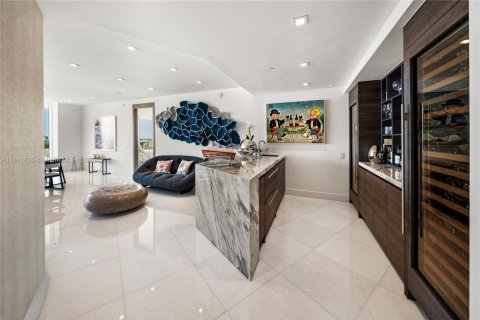 Condominio en venta en Miami Beach, Florida, 4 dormitorios, 295.89 m2 № 1759090 - foto 15