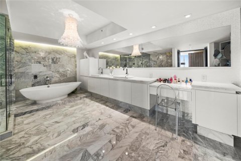 Condominio en venta en Miami Beach, Florida, 4 dormitorios, 295.89 m2 № 1759090 - foto 28