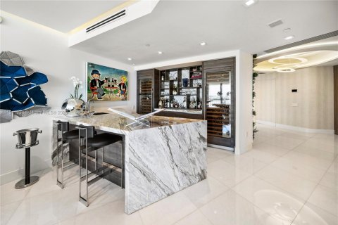 Condominio en venta en Miami Beach, Florida, 4 dormitorios, 295.89 m2 № 1759090 - foto 17