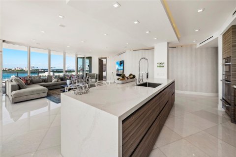 Condominio en venta en Miami Beach, Florida, 4 dormitorios, 295.89 m2 № 1759090 - foto 2