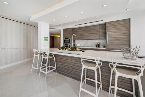 Condominio en venta en Miami Beach, Florida, 4 dormitorios, 295.89 m2 № 1759090 - foto 11