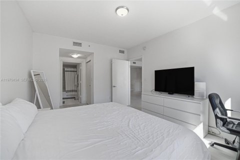 Condo in Aventura, Florida, 2 bedrooms  № 2036518 - photo 9