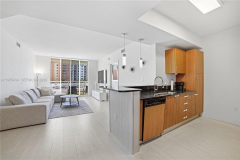 Condo in Aventura, Florida, 2 bedrooms  № 2036518 - photo 3