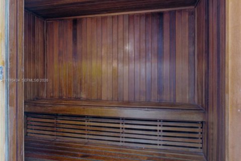 Condo in Aventura, Florida, 2 bedrooms  № 2036518 - photo 25