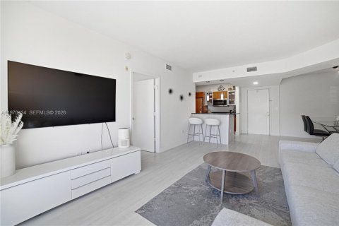 Condo in Aventura, Florida, 2 bedrooms  № 2036518 - photo 2