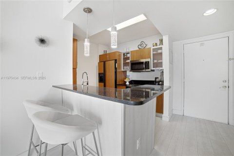 Condo in Aventura, Florida, 2 bedrooms  № 2036518 - photo 6