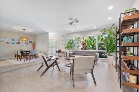 Купить виллу или дом в Майами-Шорс, Флорида 3 спальни, 203.73м2, № 1995834 - фото 17