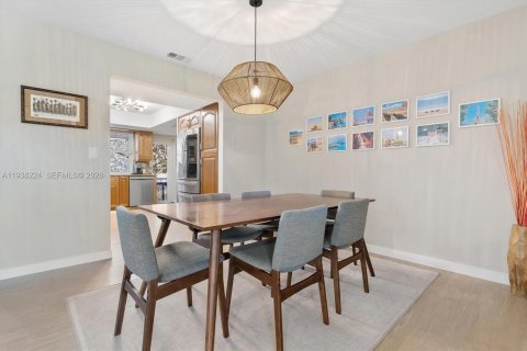 Купить виллу или дом в Майами-Шорс, Флорида 3 спальни, 203.73м2, № 1995834 - фото 28