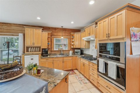 Villa ou maison à vendre à Tampa, Floride: 4 chambres, 263.38 m2 № 1686715 - photo 15