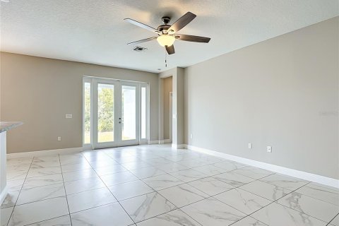 House in Poinciana, Florida 4 bedrooms, 169.83 sq.m. № 2198808 - photo 7