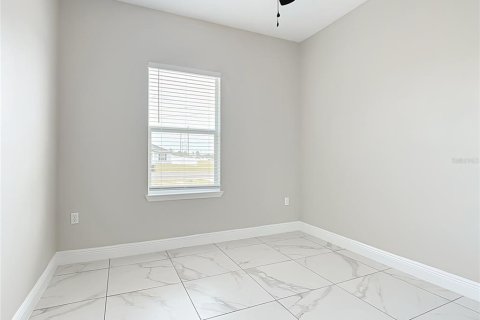 House in Poinciana, Florida 4 bedrooms, 169.83 sq.m. № 2198808 - photo 21