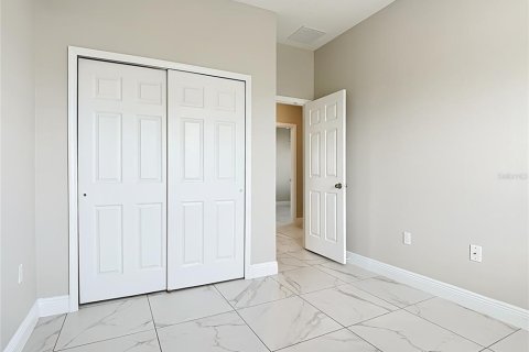 House in Poinciana, Florida 4 bedrooms, 169.83 sq.m. № 2198808 - photo 22