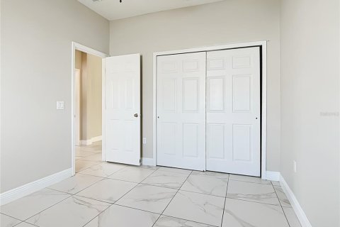 House in Poinciana, Florida 4 bedrooms, 169.83 sq.m. № 2198808 - photo 26