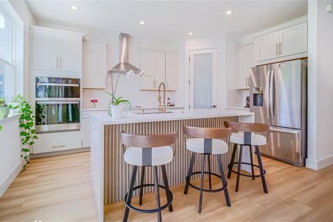 House in MERIDIAN PARKS in Orlando, Florida 5 bedrooms, 237.92 sq.m. № 2403372 - photo 4