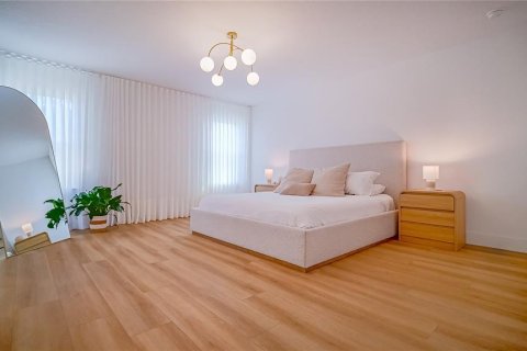 House in MERIDIAN PARKS in Orlando, Florida 5 bedrooms, 237.92 sq.m. № 2403372 - photo 15