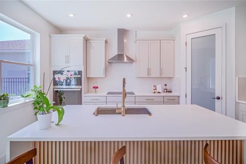 House in MERIDIAN PARKS in Orlando, Florida 5 bedrooms, 237.92 sq.m. № 2403372 - photo 5