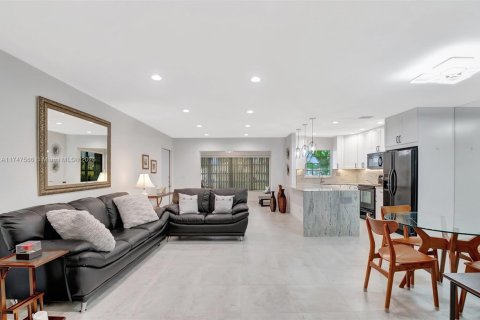 Casa en venta en Delray Beach, Florida, 1 dormitorio, 99.22 m2 № 1930597 - foto 11