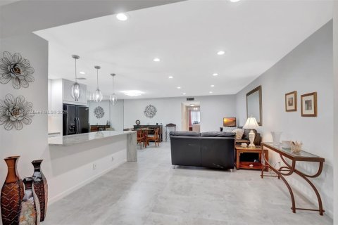 Casa en venta en Delray Beach, Florida, 1 dormitorio, 99.22 m2 № 1930597 - foto 10