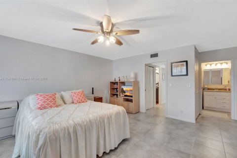 Casa en venta en Delray Beach, Florida, 1 dormitorio, 99.22 m2 № 1930597 - foto 17