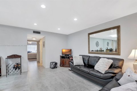 Casa en venta en Delray Beach, Florida, 1 dormitorio, 99.22 m2 № 1930597 - foto 12