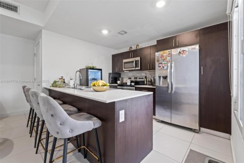 Townhouse in Homestead, Florida 4 bedrooms, 142.6 sq.m. № 1848396 - photo 5