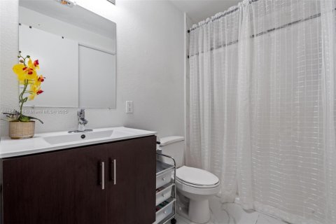 Townhouse in Homestead, Florida 4 bedrooms, 142.6 sq.m. № 1848396 - photo 16