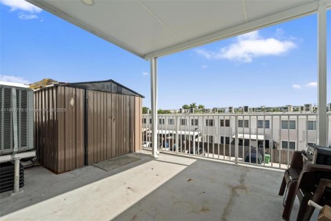 Townhouse in Homestead, Florida 4 bedrooms, 142.6 sq.m. № 1848396 - photo 20